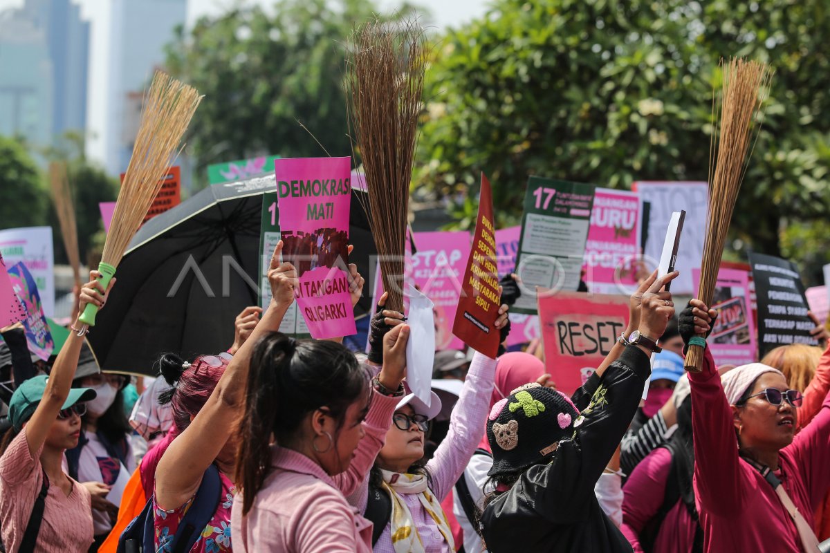 Masyarakat Bersama Aparat Tegakkan Demokrasi Tanpa Kekerasan