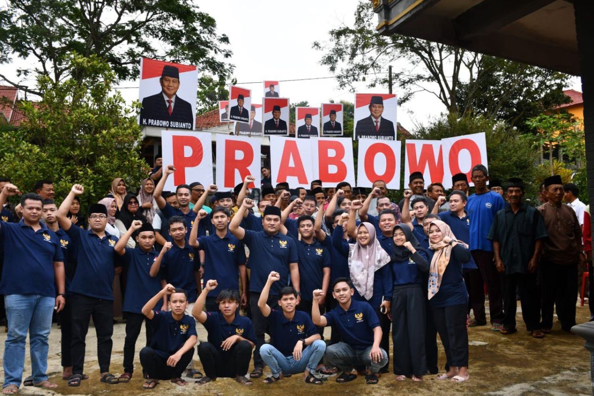 Kepuasan Publik terhadap Presiden Prabowo Tinggi dan Stabil, Dukungan Anak Muda Masih Dominan