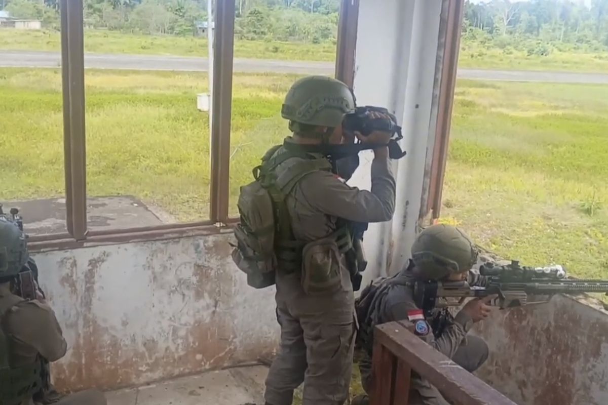 Penembakan Pilot di Papua Tuai Kecaman, Dukungan bagi Penegakan Hukum Menguat